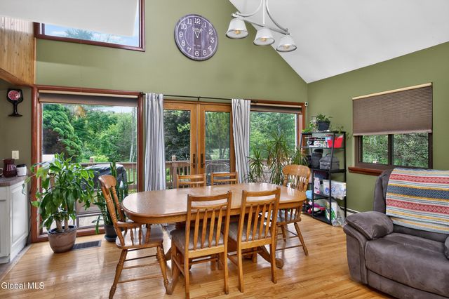 34 Guy Lane, New Baltimore, NY 12124