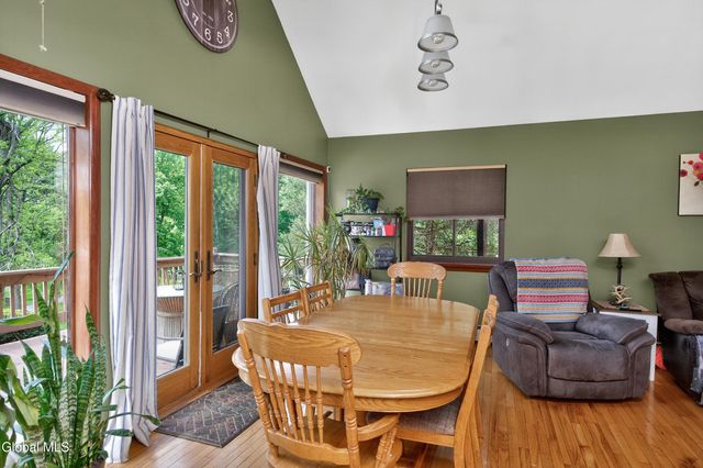 34 Guy Lane, New Baltimore, NY 12124