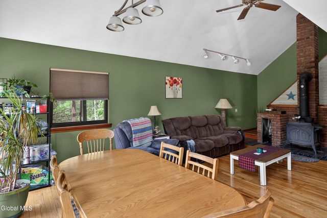 34 Guy Lane, New Baltimore, NY 12124