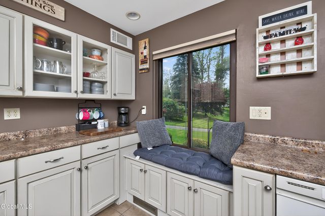 34 Guy Lane, New Baltimore, NY 12124