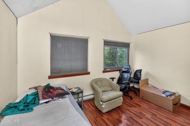 34 Guy Lane, New Baltimore, NY 12124