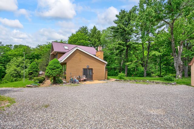 34 Guy Lane, New Baltimore, NY 12124