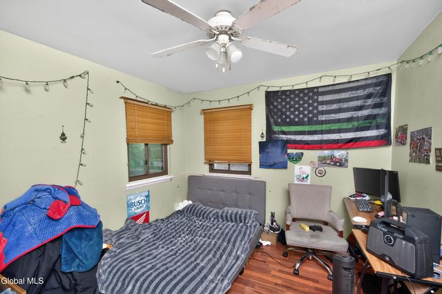 34 Guy Lane, New Baltimore, NY 12124