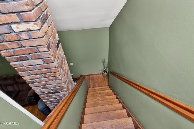 34 Guy Lane, New Baltimore, NY 12124