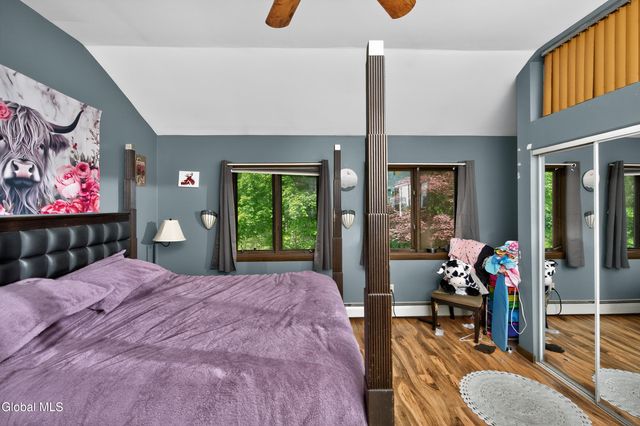 34 Guy Lane, New Baltimore, NY 12124