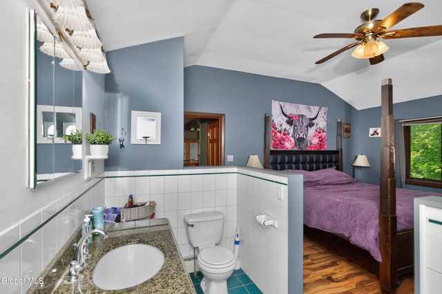 34 Guy Lane, New Baltimore, NY 12124