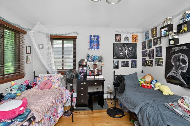34 Guy Lane, New Baltimore, NY 12124