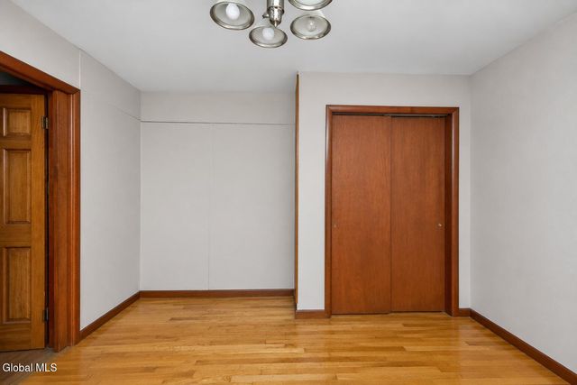 34 Guy Lane, New Baltimore, NY 12124
