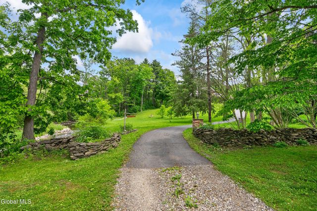 34 Guy Lane, New Baltimore, NY 12124