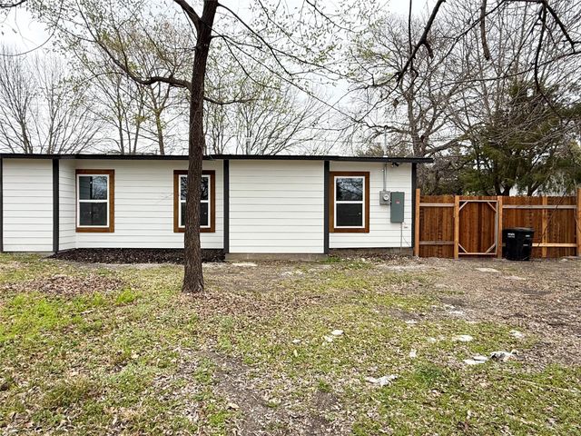 1303 N Galloway Avenue, Mesquite, TX 75149