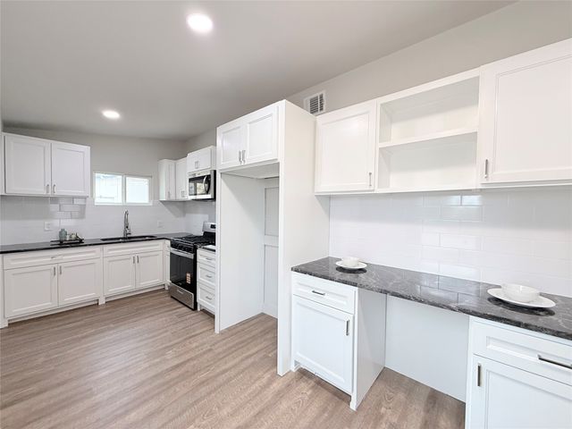 1303 N Galloway Avenue, Mesquite, TX 75149