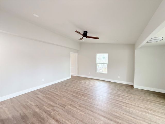 1303 N Galloway Avenue, Mesquite, TX 75149