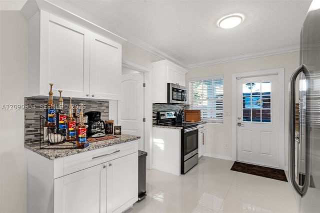 1075 NE 12 AVE 1075, Homestead, FL 33030