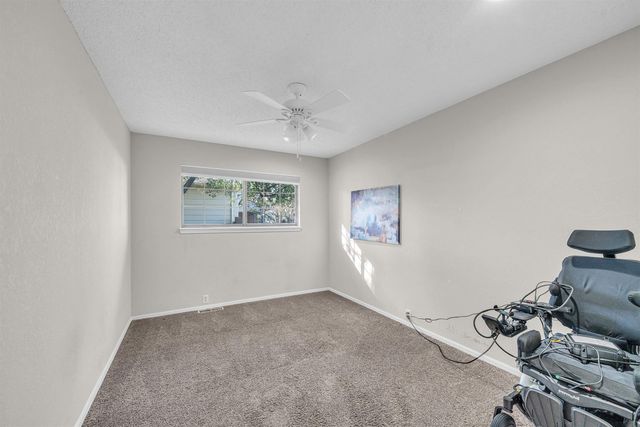 6918 E Rushwood Cir, Wichita, KS 67226