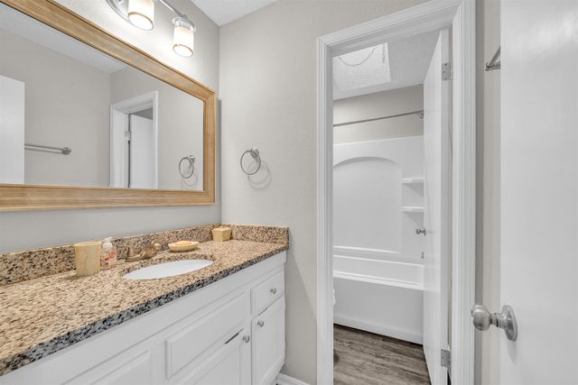 6918 E Rushwood Cir, Wichita, KS 67226