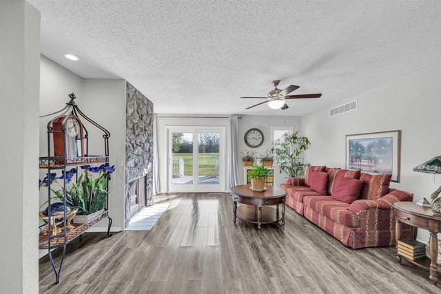 6918 E Rushwood Cir, Wichita, KS 67226