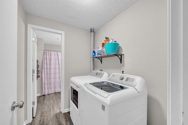 6918 E Rushwood Cir, Wichita, KS 67226