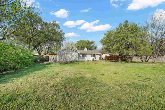 6918 E Rushwood Cir, Wichita, KS 67226