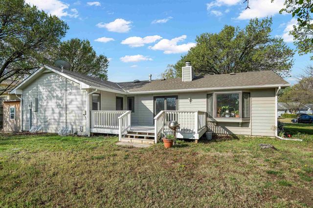 6918 E Rushwood Cir, Wichita, KS 67226