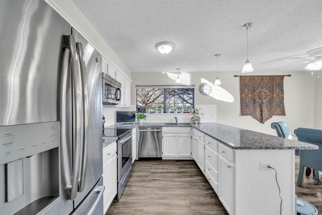 6918 E Rushwood Cir, Wichita, KS 67226