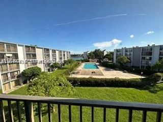 8620 N Sherman Cir 403, Miramar, FL 33025