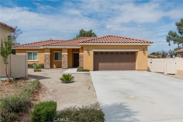 476 W Camellia Way, San Jacinto, CA 92583