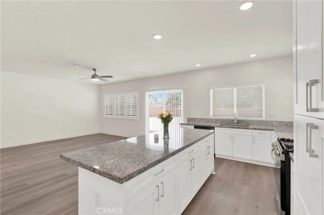 476 W Camellia Way, San Jacinto, CA 92583