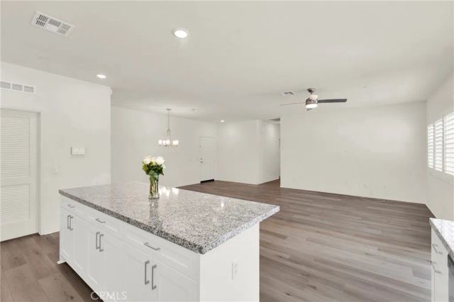476 W Camellia Way, San Jacinto, CA 92583