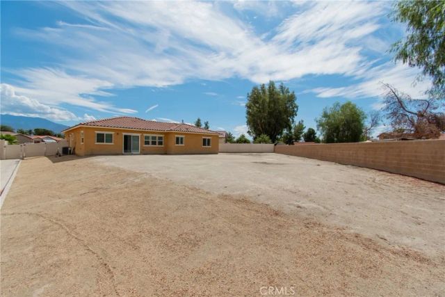 476 W Camellia Way, San Jacinto, CA 92583