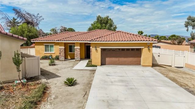 476 W Camellia Way, San Jacinto, CA 92583