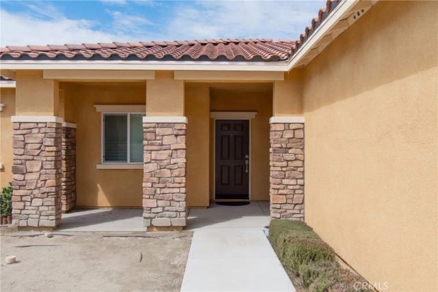 476 W Camellia Way, San Jacinto, CA 92583