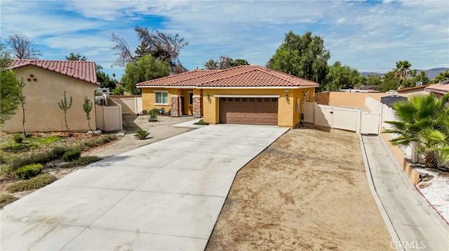 476 W Camellia Way, San Jacinto, CA 92583