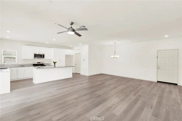 476 W Camellia Way, San Jacinto, CA 92583