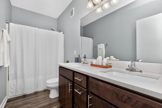 2511 NE Oak Drive 2, Ankeny, IA 50021