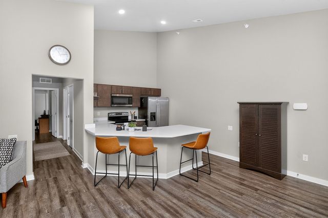 2511 NE Oak Drive 2, Ankeny, IA 50021