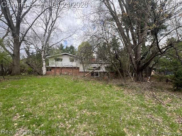 4555 Arrowhead, West Bloomfield, MI 48323