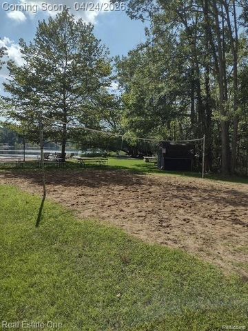 4555 Arrowhead, West Bloomfield, MI 48323