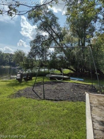 4555 Arrowhead, West Bloomfield, MI 48323