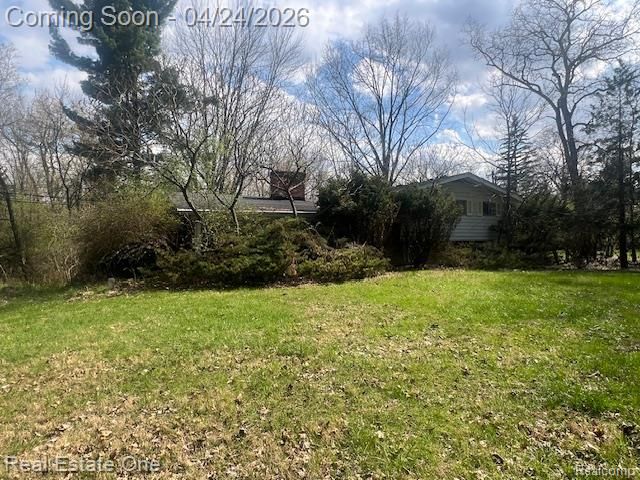 4555 Arrowhead, West Bloomfield, MI 48323