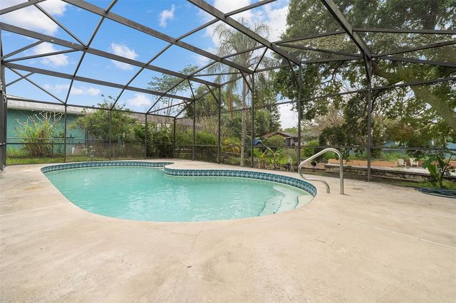 110 EDGEWATER DR, St Cloud, FL 34769