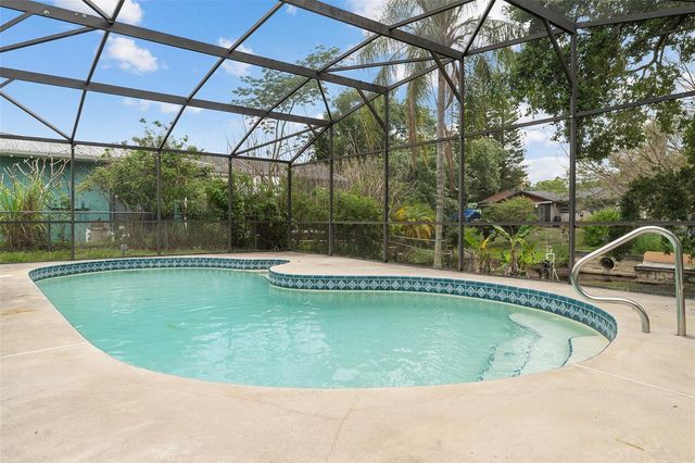 110 EDGEWATER DR, St Cloud, FL 34769