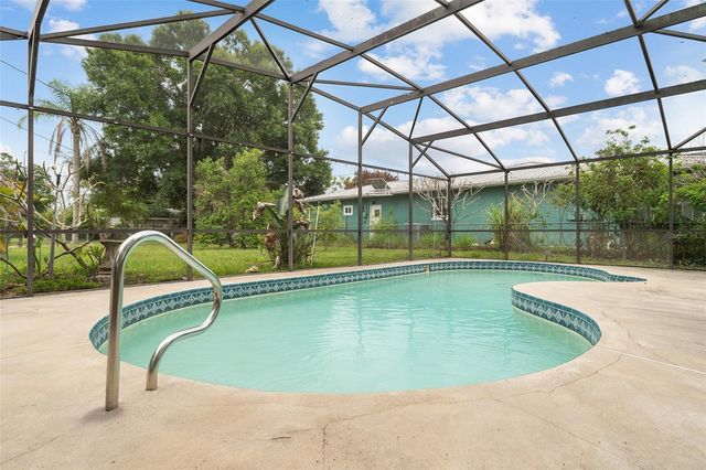 110 EDGEWATER DR, St Cloud, FL 34769