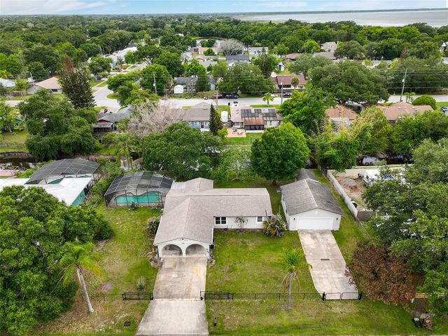 110 EDGEWATER DR, St Cloud, FL 34769