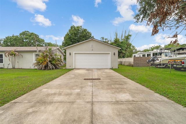 110 EDGEWATER DR, St Cloud, FL 34769