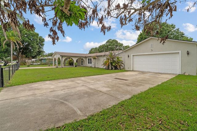 110 EDGEWATER DR, St Cloud, FL 34769