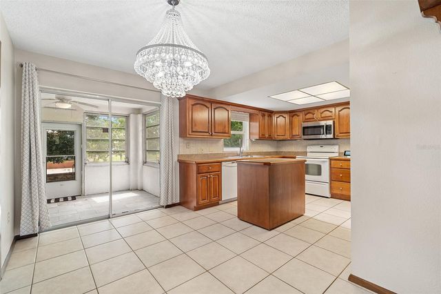 110 EDGEWATER DR, St Cloud, FL 34769