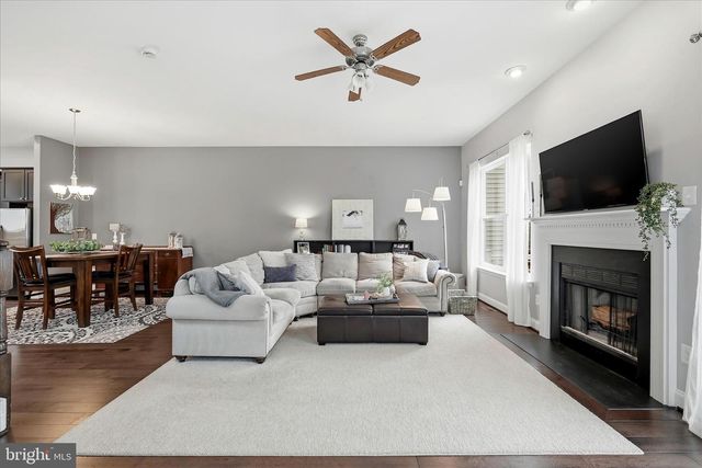 221 COBBLE STONE DR, Winchester, VA 22602