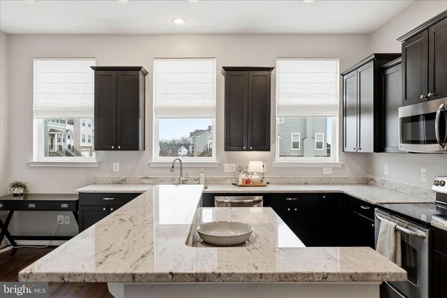 221 COBBLE STONE DR, Winchester, VA 22602