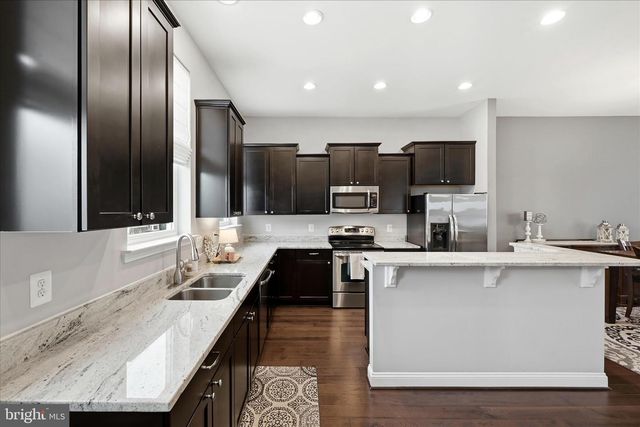 221 COBBLE STONE DR, Winchester, VA 22602