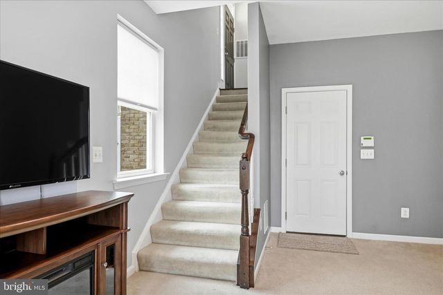 221 COBBLE STONE DR, Winchester, VA 22602